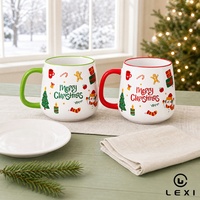 Mug en céramique 400 ml à motif festif style Doodle Script, Arbre de Noël, Bonhomme de pain d'épices, Père Noël, intérieur blanc, Cadeau de Noël, Holiday Hearth Mews LEXI