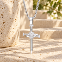 Collier croix en forme d'ongle ARNAN pour femme, pendentif en cuivre plaqué or 18 carats, chaîne superposable, bijou de mode quotidien, cadeau