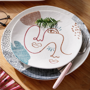 Assiettes en céramique à motifs linéaires artistiques pour une dégustation élégante et des accessoires de décoration intérieure, ensembles de vaisselle de luxe blancs, 72 pièces - Product Image 1