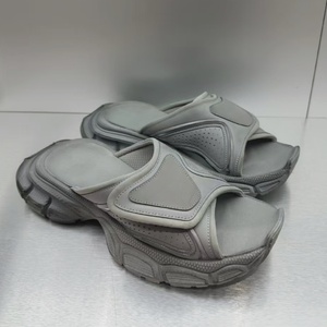 High-quality Chunky Men's and <b>Women's</b> Shoes Fashion <b>Woman</b> sandals Trendy Outdoor Beach Flat Slippers Casual Walking Style Shoes - Product Image 2