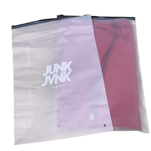 Sac d'emballage biodégradable en polyéthylène givré avec fermeture éclair, impression personnalisée du logo de la marque, pour vêtements - Product Image 1