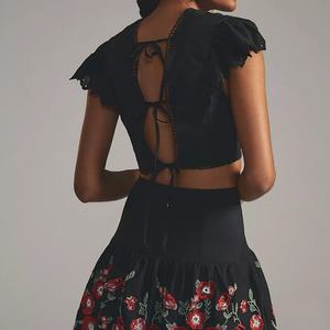 ชุดผ้าลินินฤดูร้อนสำหรับผู้หญิง OEM ลายปักดอกไม้ ชุดเซ็ตสองชิ้น เสื้อและกระโปรง ความยาวเหนือเข่า ตกแต่งด้วยลูกไม้ ขายดี เสื้อครอปสั้น - Product Image 3