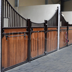 Luxe Houten Paardenstal Voor Professionele Stoeterijen Met Aanpasbare Bamboe Paardenstal - Product Image 6