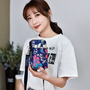 Sacs à bandoulière miniatures personnalisables de nouveau style, portefeuilles de poignet, porte-monnaie, sacs de téléphone étanches pour femmes - Vente en gros - Product Image 5