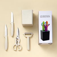 Multifunctionele keukenaccessoireset inclusief schaar, fruitmes, mes, garde, flesopener voor huishoudelijk gebruik en koken thuis.