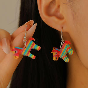 Nuovi <span class=keywords><strong>Orecchini</strong></span> Divertenti e Creativi a Forma di Pony in Acrilico Colorato con Ciondolo in Lega per Donne, Stile Cartoon di Nicchia Adatto per Ragazze e Bambini - Product Image 1