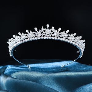 Diadème de Mariage Haut de Gamme en Zirconium Marquise, <span class=keywords><strong>Couronne</strong></span> Nuptiale Ornée Plaqué Or, Coiffe Étoilée en Cristal pour Quinceañera et Événements Spéciaux - Product Image 1
