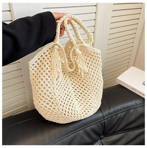 Sac de plage en corde de papier tressé au crochet pour femmes, vente en gros, léger, durable, fourre-tout tendance pour les vacances, les voyages et les activités de plein air - Product Image 4