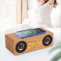 Hölzerne LED-Anzeige Wecker FM Radio Tisch BT 5.0 Lautsprecher Mit 10W Wireless Ladegerät