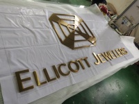 Lettres en laiton métallique 3D, logo LED, signalétique en acier inoxydable, finition dorée résistante à la pluie, certifiées CE, utilisation murale extérieure, hôpitaux, 4 cm