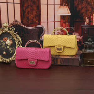 Túi da trăn của phụ nữ 2025 mới nhỏ phong cách thơm túi <span class=keywords><strong>x</strong></span>ách nữ xu hướng thời trang chuỗi Túi đeo chéo túi vuông nhỏ của phụ nữ - Product Image 1