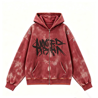 Sweat-shirt vintage rouge délavé à fermeture éclair, motif graffiti Kornit DTG à effets de pinceau, avec strass sur les épaules, style streetwear vieilli