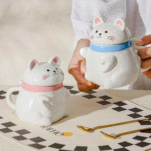 Ensemble de tasses en céramique sur le thème du chat, avec couvercle et poignée, design de dessin animé, tasse à café de style nordique pour usage domestique, ensemble de deux pièces - Product Image 3