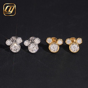 Boucles d'oreilles clous mignonnes en argent 925, moissanite taille brillant rond, sertissage clos, plaqué or 18 carats, bijoux fantaisie pour femme - Product Image 1
