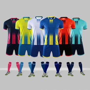 เสื้อฟุตบอลแขนสั้นคอวีผ้าตาข่ายระบายอากาศแห้งเร็วรุ่นใหม่ล่าสุดสำหรับผู้ชาย - Product Image 1