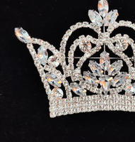 Broche de couronne de concours de beauté en strass