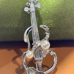 Broche de Perlas de Agua Dulce con Diseño de Violín, Elegante y Popular, Broche de Flor para el Pecho - Product Image 3