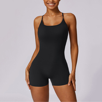 Combinaison de yoga élégante à dos croisé pour femme, coupe ajustée, body court froncé, bretelles réglables, séchage rapide, respirante, légère