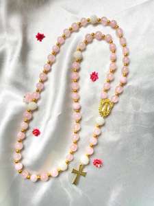 Chapelet Chrétien Fait Main en Pierre Naturelle Perlée <span class=keywords><strong>de</strong></span> Quartz Rose avec Charme Croix pour Baptême Catholique Cadeau <span class=keywords><strong>de</strong></span> <span class=keywords><strong>Communion</strong></span> - Product Image 6