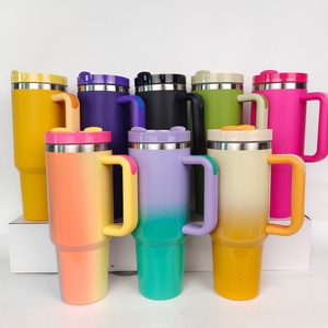 Gobelet isotherme de 40 oz en acier inoxydable avec poignée, motif arc-en-ciel, avec couvercle et paille, pour café et latte, idéal pour les voyages - Product Image 3