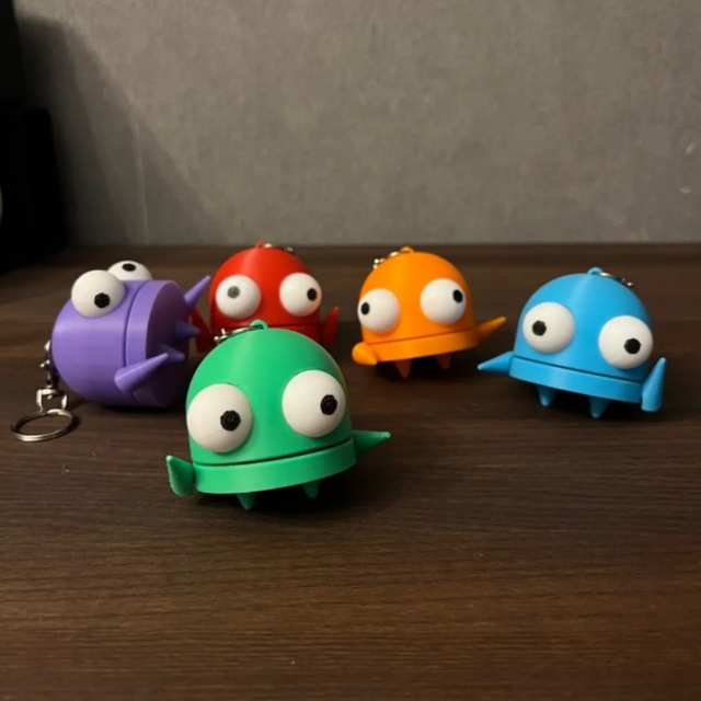 3D Printed Cute Robot Doll Key Chain Ornament Toy: Colorful & Adorable Decor for Bags Keys and Desktops