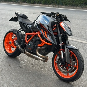 Vente directe d'usine pour 1290 Super Duke <span class=keywords><strong>R</strong></span> 1301cc V-twin, moteur à essence haute performance, motos d'occasion comparables aux voitures neuves - Product Image 4