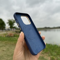 Étui de téléphone portable de luxe en cuir YUBO avec anneau de caméra en métal bouton en métal étui d'origine pour iPhone 14 Pro