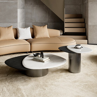 Ensemble de tables basses en marbre naturel de forme personnalisée, style minimaliste italien, avec structure en acier inoxydable, table créative d'inspiration mid-century