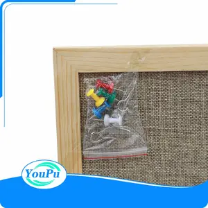 Papan Linen Alami Pabrik Kustom Bingkai Kayu Papan Persegi Pemberitahuan Visi Papan Buletin Linen dengan Pin & Kit Gantung