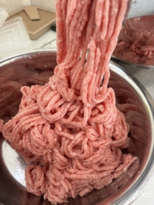 Nouvelle hacheuse à <span class=keywords><strong>viande</strong></span> électrique robuste avec une capacité <span class=keywords><strong>de</strong></span> 170 <span class=keywords><strong>kg</strong></span>/h - Product Image 3