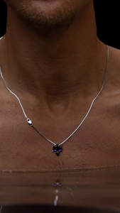 Pendentif Crâne Enflammé Inferno en Zircon, Fabriqué en Argent Premium avec Finition Plaqué Or 18K Luxueux et Design Détailné Incendiaire - Product Image 5