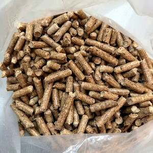 Natural Pine Wood <b>Cat</b> <b>Litter</b> With Pine Wood Charcoal Deodorization Low Dust Flushable Highly Absorbent Wood Pellets - Product Image 4