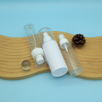 Prix d'usine, flacons pulvérisateurs transparents en PET avec tête de pulvérisation dorée pour les liquides de soins personnels