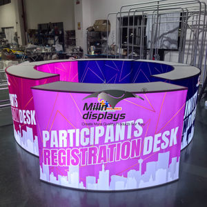 Comptoir rond de vente promotionnelle Misign Factory, idéal pour les salons professionnels, les tables de réception, les podiums, les conventions et le commerce de détail, avec impression par sublimation. - Product Image 1