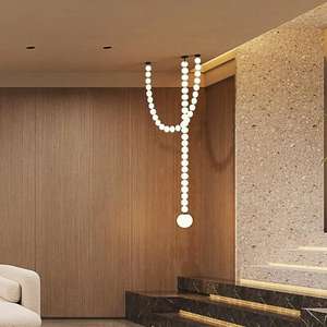Lustre suspendu moderne en fer et acrylique en forme de brochet avec LED, hauteur réglable et faisceau à 360° pour hôtels - Product Image 2