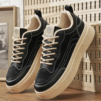 Chaussures de course confortables et tendance pour hommes avec un design de niche personnalisé, semelle souple respirante et style rond