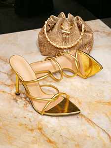 Sandales élégantes à talon fin doré et bout pointu, à enfiler, décorées de motifs simples, pour femmes, à porter au quotidien - Product Image 3