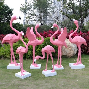 Statue <span class=keywords><strong>de</strong></span> Flamant Rose en Résine et Fibre <span class=keywords><strong>de</strong></span> Verre, Artisanat d'Art Populaire Moderne Personnalisé, Sculpture Animale Décorative, Art Déco Extérieur Surdimensionné Personnalisé - Product Image 6
