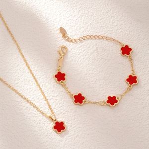 Conjunto de joyería de moda para mujer, collar y pulsera con baño de oro y flor de cinco pétalos - Product Image 4