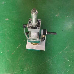 เครื่องปั๊มลายนูนสบู่แบบไฮดรอลิกสำหรับพิมพ์ลายโลโก้ - Product Image 2