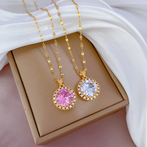 Collier en acier inoxydable HY, orné d'un pendentif en cristal rose brillant. Conçu spécifiquement pour les femmes - Product Image 2