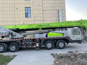 Grue sur camion hydraulique Zoomlion ZTC500T 50 tonnes bien entretenue, levage fiable, moteur Weichai d'origine pour travaux d'ingénierie - Product Image 4