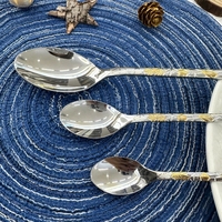 MYD Vente en Gros Service de Couverts en Acier Inoxydable Nouveau Design Or Laser Fleur pour Maison Restaurant Fête