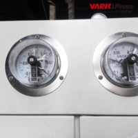 Machines à bois spécialisées Vario entièrement automatiques Presses à pression négative positive à surface incurvée à cycle court Utilisation facile