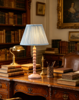 Lampe de table électrique à LED avec abat-jour en tissu plissé rayé bleu, design contemporain pour salon, chambre à coucher, AC 220V