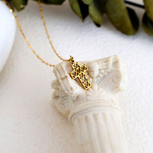 Collar de Joyería con Colgante de Cruz y Corazón Hueco, Chapado en Oro de 18k, Acero Inoxidable 316L, Resistente al Agua y al Deslustre, para Mujer - Product Image 5