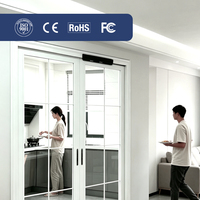 Opérateur de porte coulissante automatique silencieux Turtech CASA1, compatible avec les animaux domestiques, design compact, élégant et moderne pour appartement et maison.