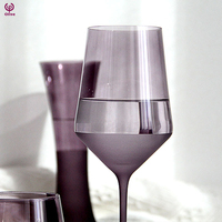 Verre à vin nervuré Vintage de haute qualité soufflé à la main élégant gobelet en cristal classique médiéval valeur de couleur élevée vin Vintage classique