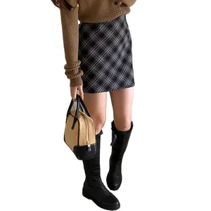 Saia curta feminina estilo vintage estilo ensino médio texturizado lã fina e versátil meio comprimento em tecido chiffon sólido