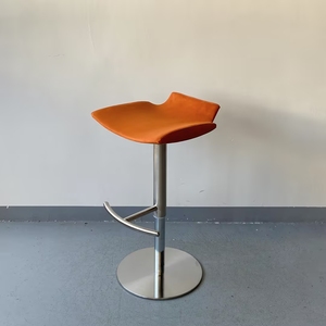 <span class=keywords><strong>Bar</strong></span> lumineux <span class=keywords><strong>scandinave</strong></span> moderne et simple en acier inoxydable <span class=keywords><strong>pivotant</strong></span> <span class=keywords><strong>de</strong></span> luxe pour la maison ou l'hôtel tabouret <span class=keywords><strong>de</strong></span> <span class=keywords><strong>bar</strong></span> <span class=keywords><strong>chaise</strong></span> - Product Image 6